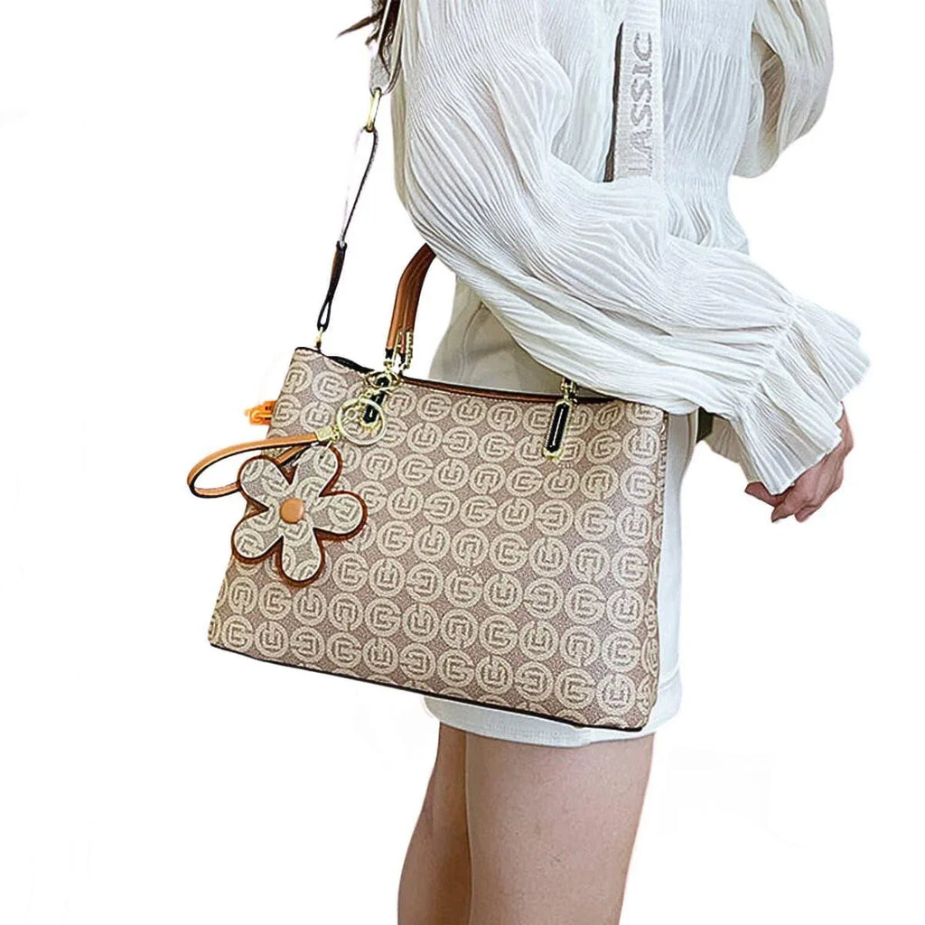 Monogramm Handtasche Damen – Tote Bag mit Blumenanhänger - LyneaAya