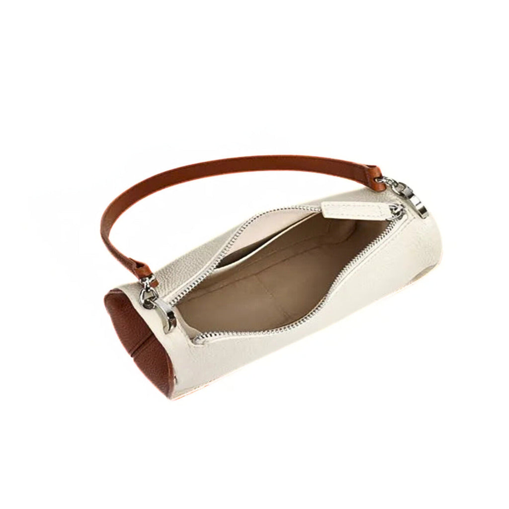 Cremefarbene Tasche Innenansicht geöffnet